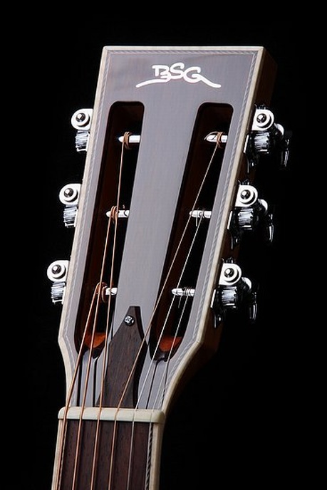 OM 10 CF Mahagony - BSG Custom Guitars