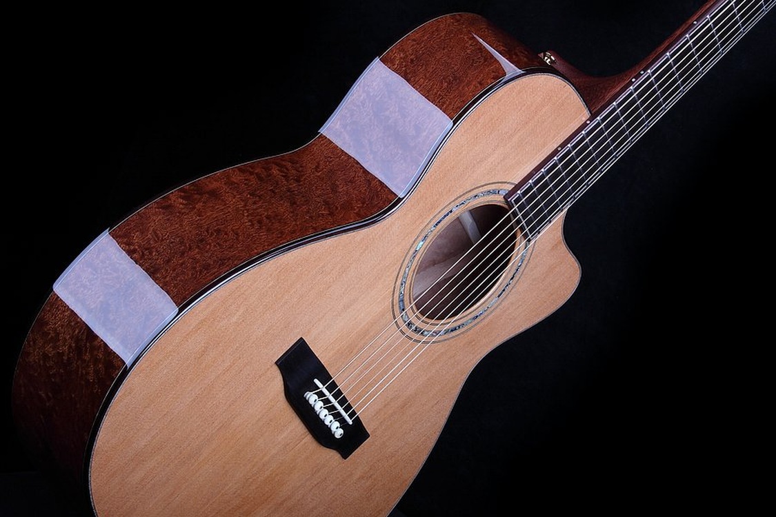 OM 11 CF Pomelle - BSG Custom Guitars