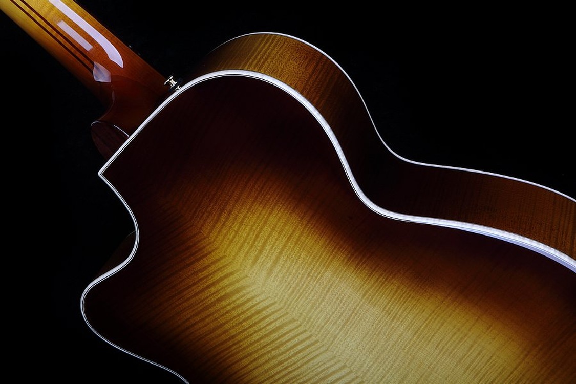 J 16 CF Flamed Maple - sunburst - BSG Custom Guitars